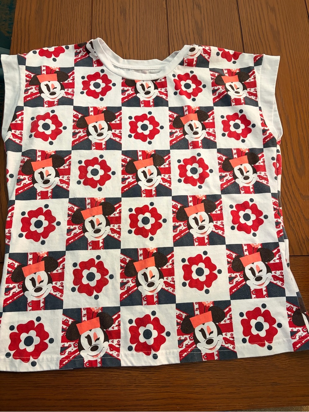 Disney Epcot UK pavilion Print Sleeveless Top